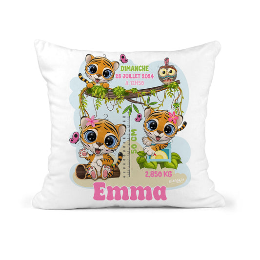 Coussin de naissance personnalisé Kira la Tigresse pour bébé fille avec prénom et informations de naissance – création EMANO Nouvelle-Calédonie