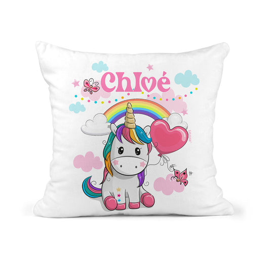 Coussin de naissance personnalisé Luna la Licorne avec prénom, illustration féerique et arc-en-ciel, création EMANO
