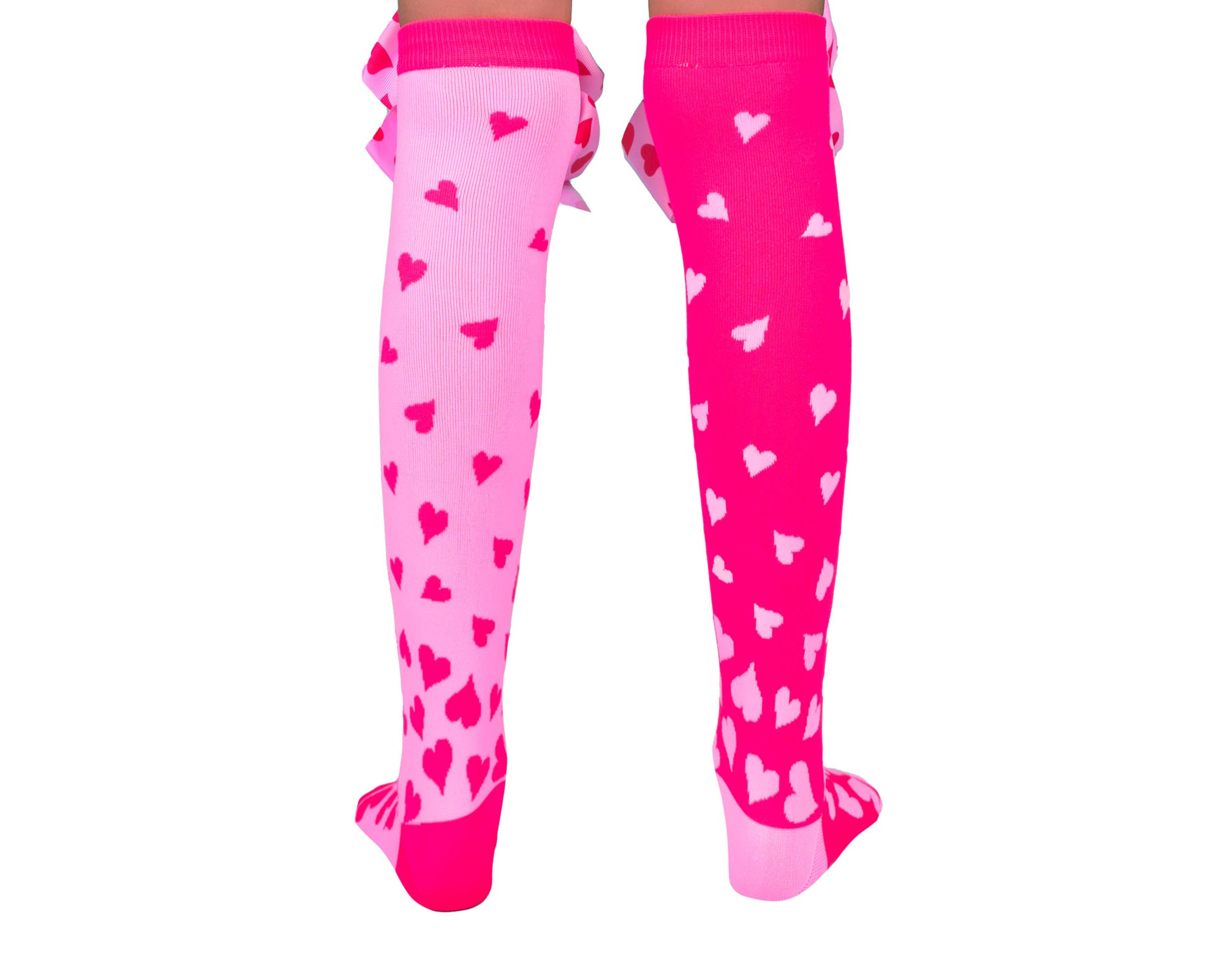 Si vous cherchez une façon amusante et ludique d'ajouter un peu d'amour et d'éclat à votre tenue, les chaussettes Love Hearts Fun sont le choix parfait.